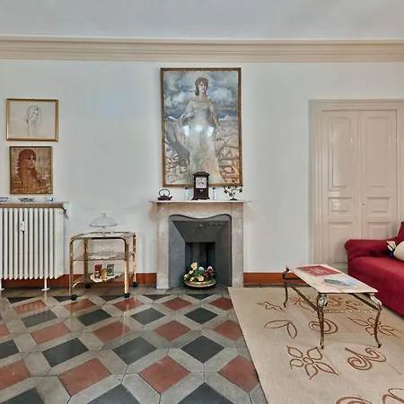Porta Nuova Roomy Flat Turin