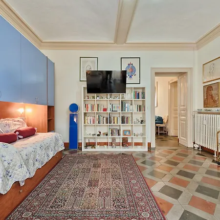 Porta Nuova Roomy Flat Appartement Turin