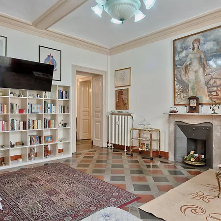 Porta Nuova Roomy Flat Appartement